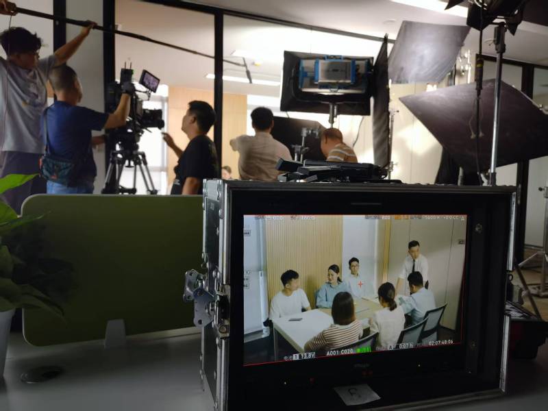 宝塔区TVC拍摄公司：科技产品视觉化大师，诠释未来感与功能美学